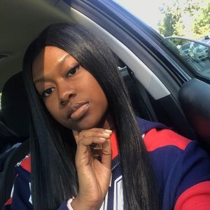 Meet your Posher, Alexis